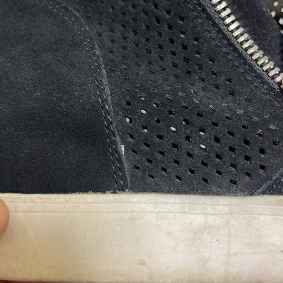Steven Madden Wedgie-P Black Suede Zip Up Sneakers Size 8.5 - Picture 8 of 9
